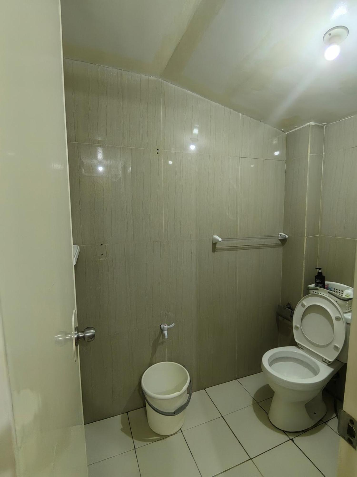 Iloilo Business Park Area Backpackers Place Aircon 2 Exteriör bild