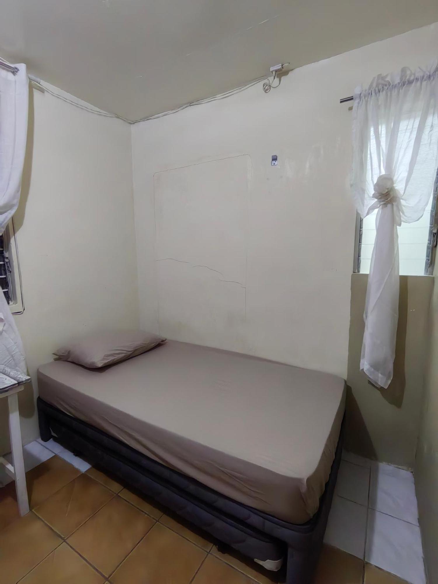 Iloilo Business Park Area Backpackers Place Aircon 2 Exteriör bild