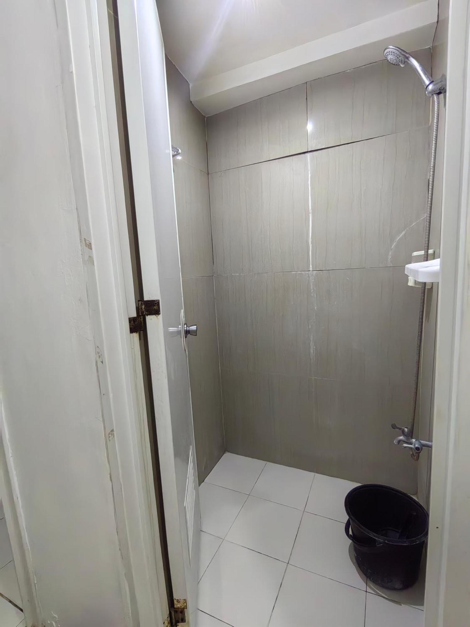 Iloilo Business Park Area Backpackers Place Aircon 2 Exteriör bild