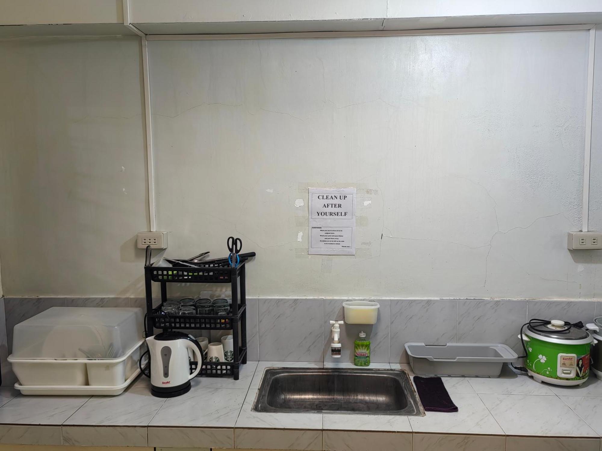 Iloilo Business Park Area Backpackers Place Aircon 2 Exteriör bild