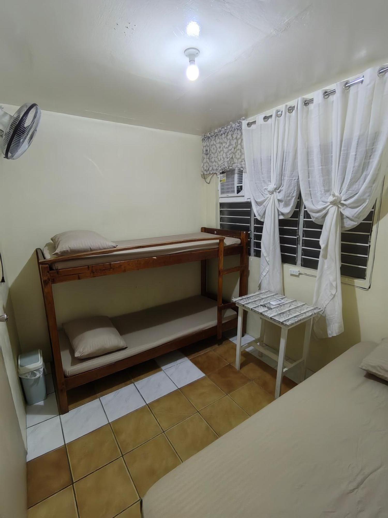 Iloilo Business Park Area Backpackers Place Aircon 2 Exteriör bild